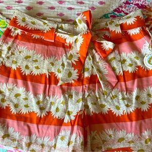 Spartina 449 Aria Short NWT in Audubon Daisy print size 10